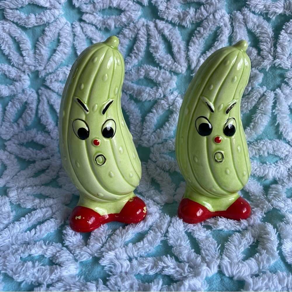 Vintage Anthropomorphic Salt & Pepper shaker set